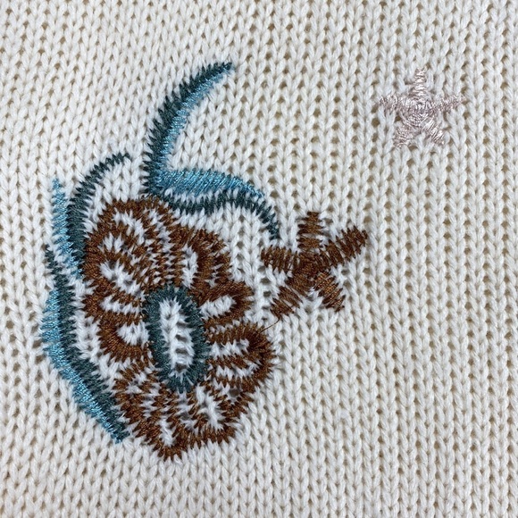 Easel Los Angeles Women's Size Small Floral Embroidered Oversized Cream Sweater - Picture 10 of 17